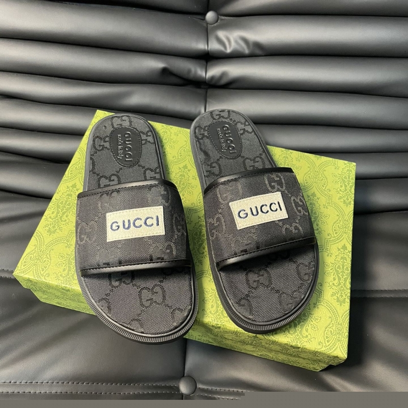 G*u*i slippers
